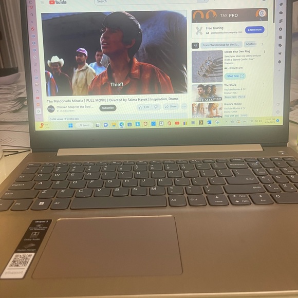 Lenovo IdeaPad 3 Intel i5-1035G1 Quad 12GB 256GB SSD 15.6-inch Touch Screen - Picture 6 of 7